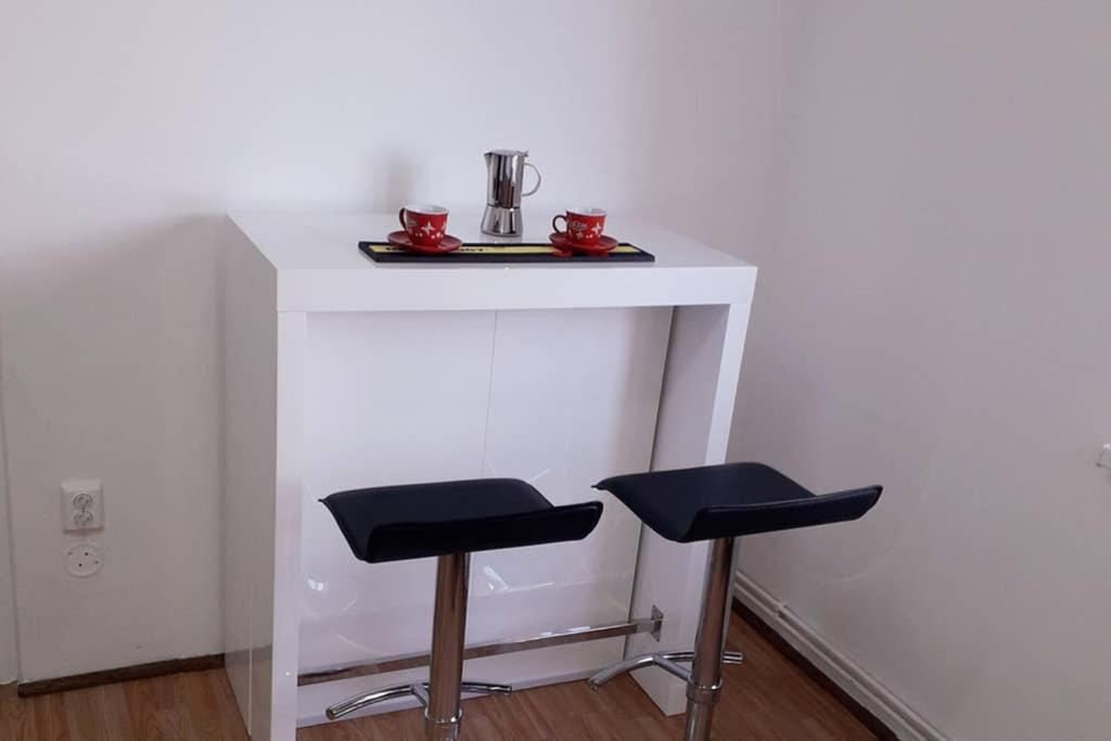 Aldine Comfort : Entire Apartment With 2 Bedrooms Sybin Zewnętrze zdjęcie