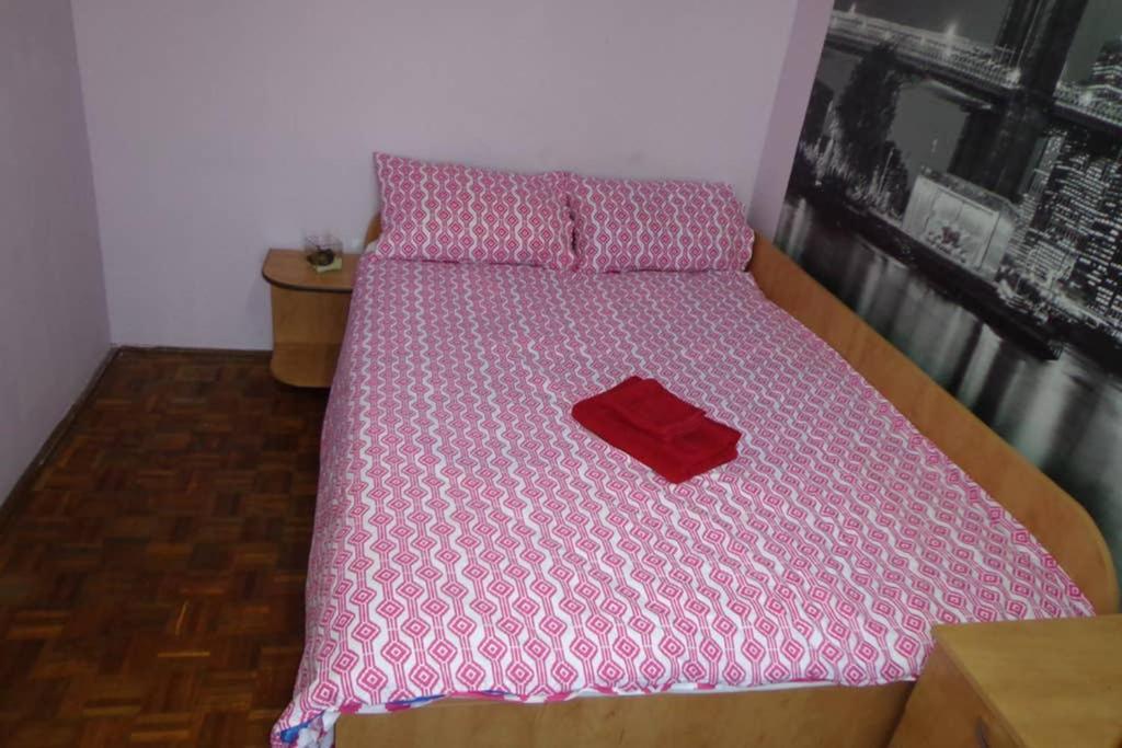 Aldine Comfort : Entire Apartment With 2 Bedrooms Sybin Zewnętrze zdjęcie